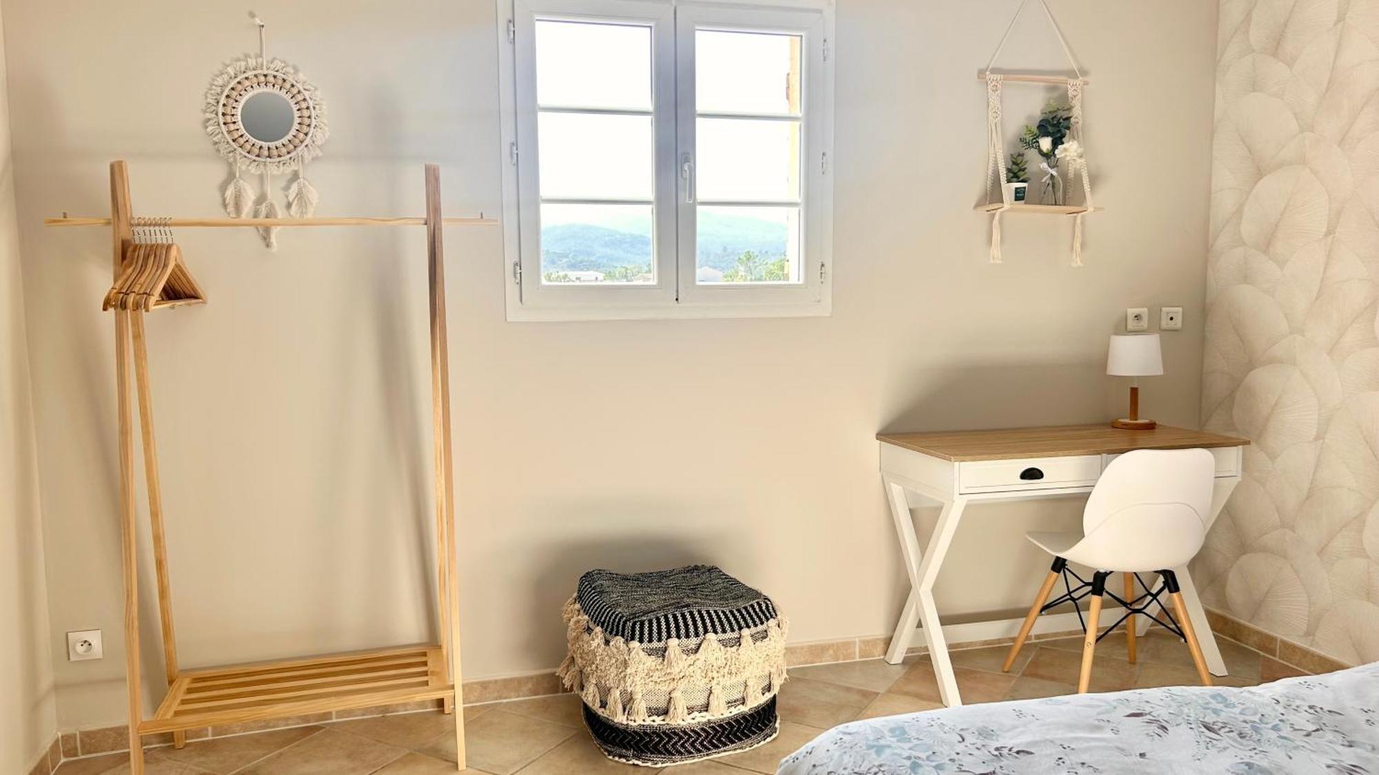 2 Hebergements - 10 Couchages - Parking, Piscine, Jacuzzi - Convivialite Roquebrune-sur-Argens Eksteriør bilde