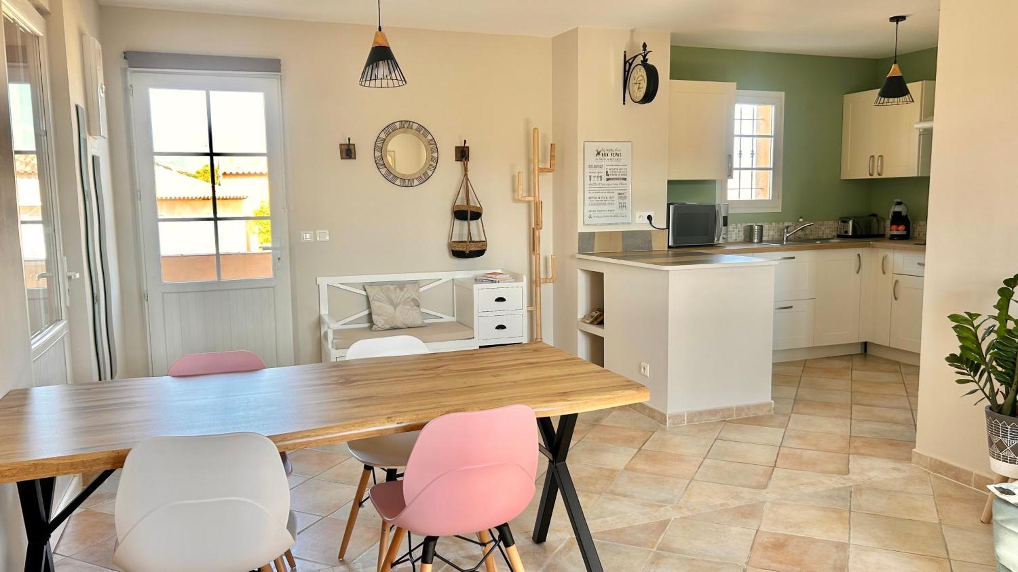 2 Hebergements - 10 Couchages - Parking, Piscine, Jacuzzi - Convivialite Roquebrune-sur-Argens Eksteriør bilde