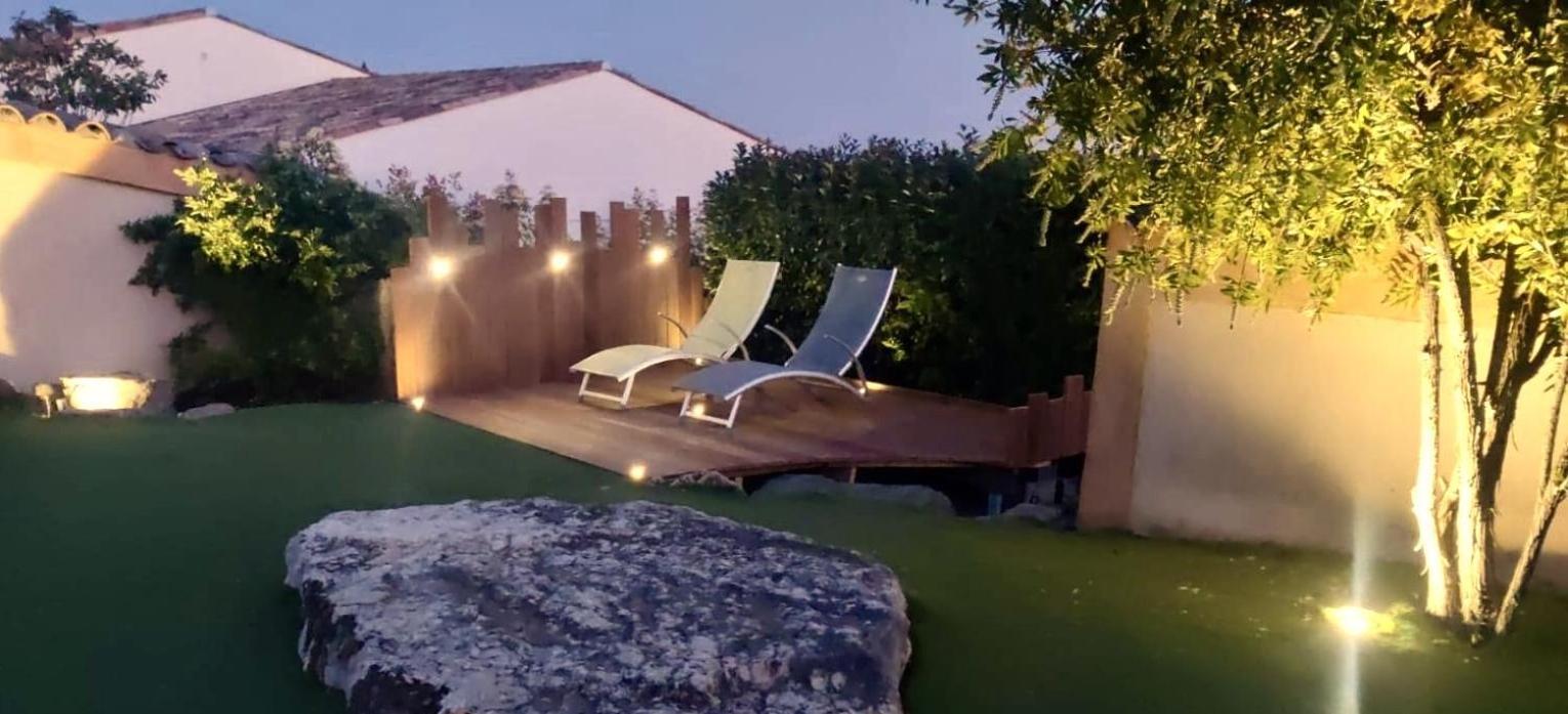 2 Hebergements - 10 Couchages - Parking, Piscine, Jacuzzi - Convivialite Roquebrune-sur-Argens Eksteriør bilde