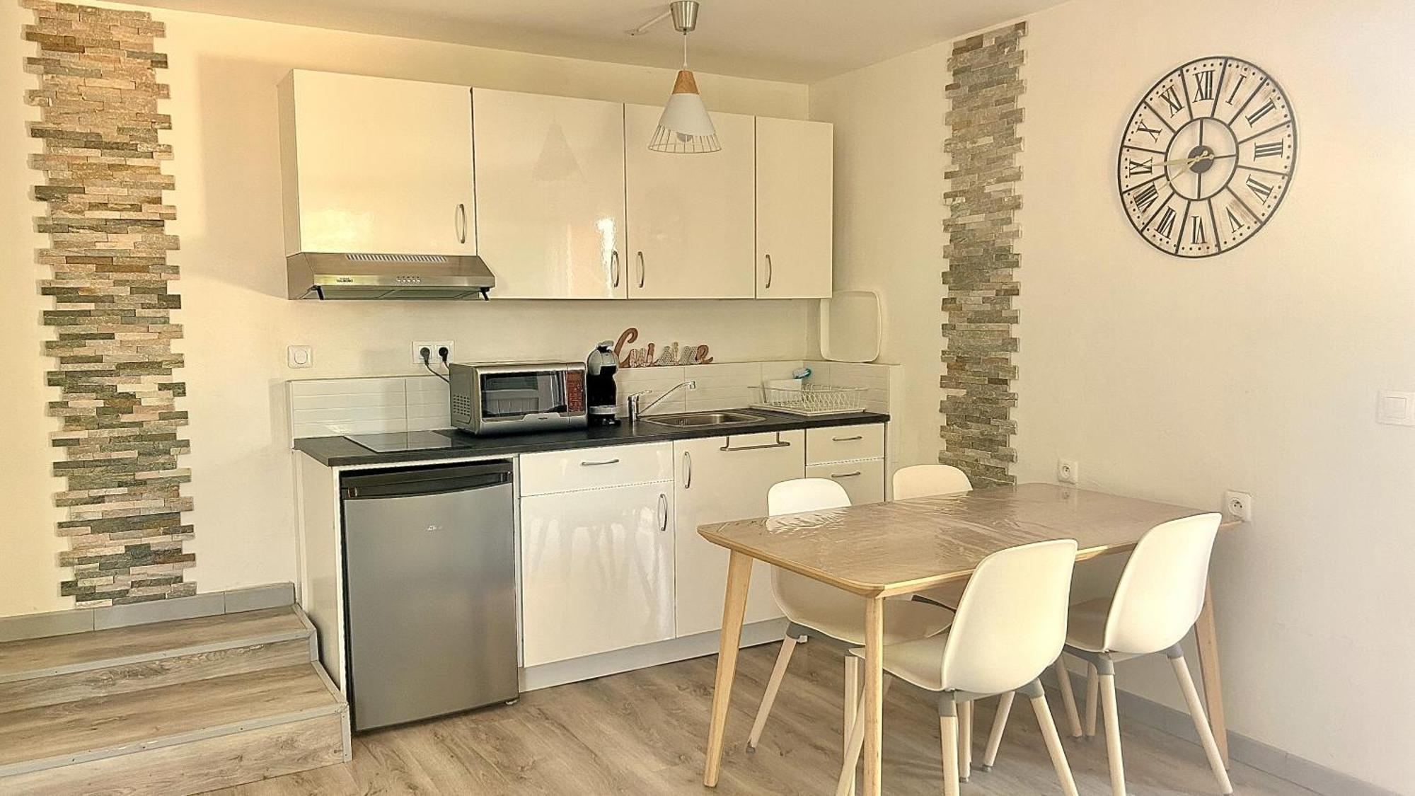2 Hebergements - 10 Couchages - Parking, Piscine, Jacuzzi - Convivialite Roquebrune-sur-Argens Eksteriør bilde
