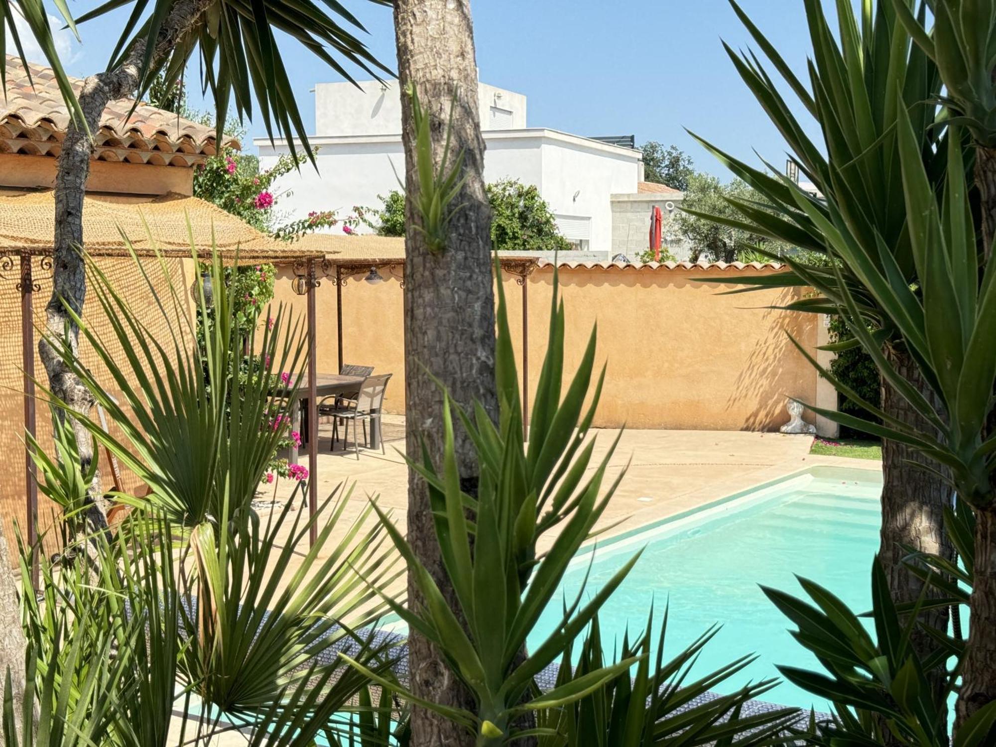 2 Hebergements - 10 Couchages - Parking, Piscine, Jacuzzi - Convivialite Roquebrune-sur-Argens Eksteriør bilde